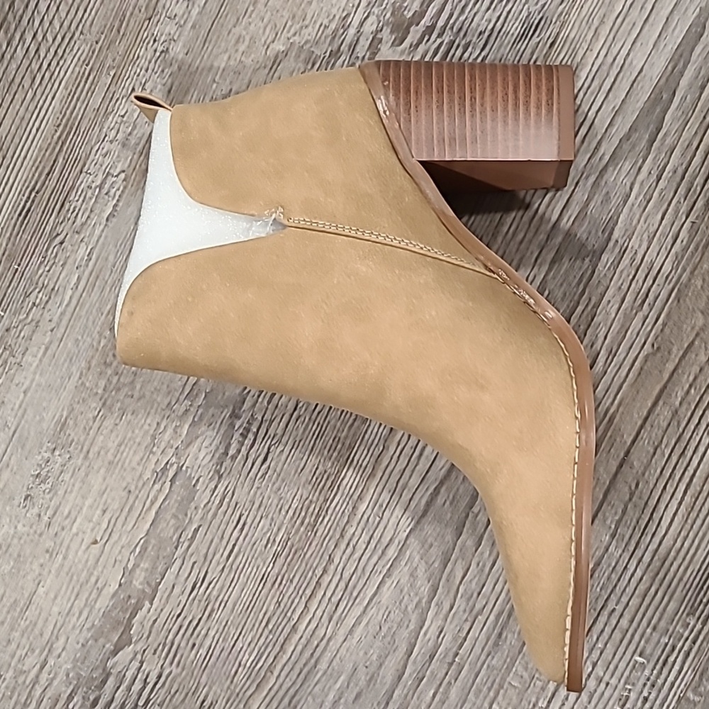 HOST PICK Side V Cutout Suede Chunky Stacked Ankle Boots Size 9.5 PiePieBuy - Picture 2 of 6